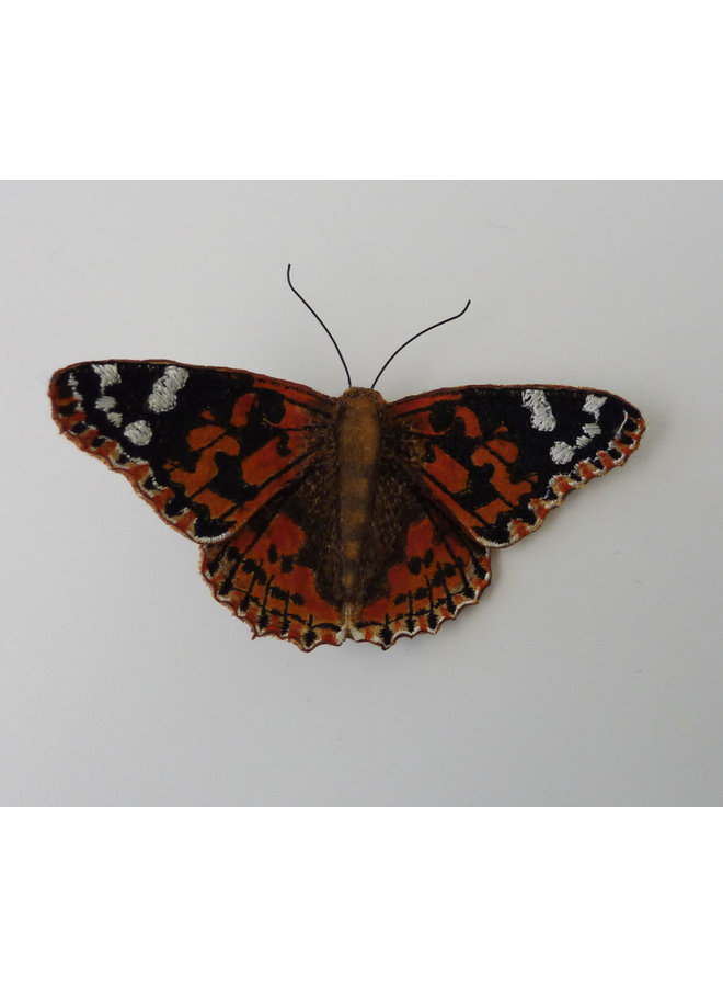 Broche en boîte brodée papillon britannique Painted Lady 007