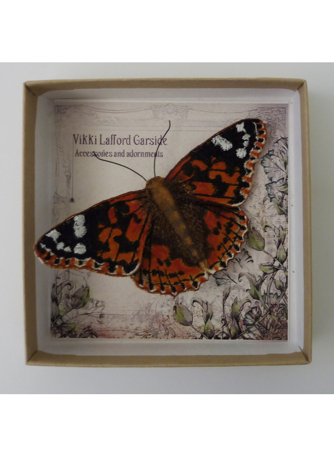 Målad Lady British Butterfly Broderad boxad brosch 007