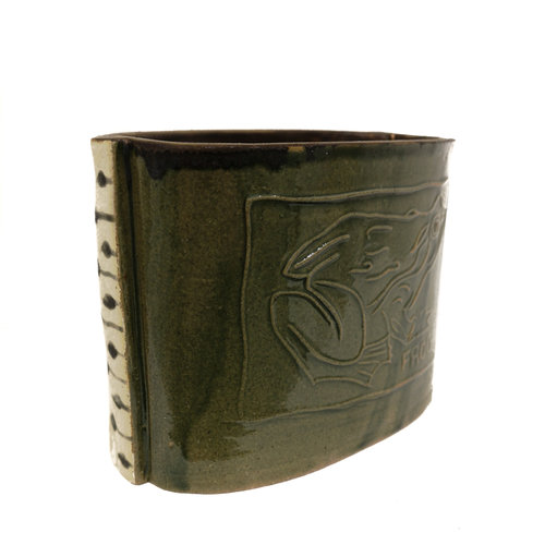 Su Hudson Frog etched on oval vase 28 Su Hudson Frog etched on oval vase 28