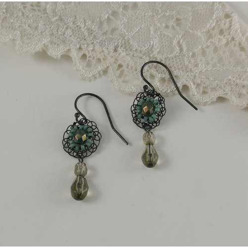 Judith Brown Opulance aqua y pendientes de gota verdes 08 Judith Brown Opulance aqua y pendientes de gota verdes 08