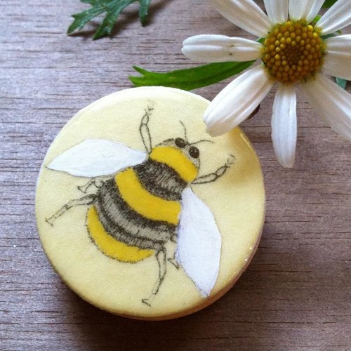 Leigh Shepherd Designs Bee Drafts Piece Brosche auf Karte 61 Leigh Shepherd Designs Bee Drafts Piece Brosche auf Karte 61