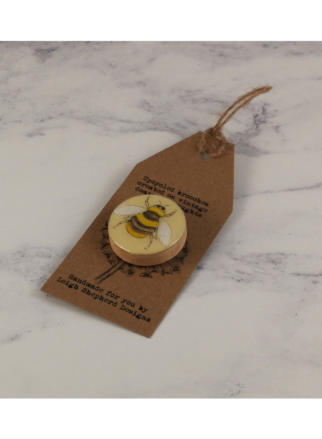 Bee Drafts Piece Brooch on card 61