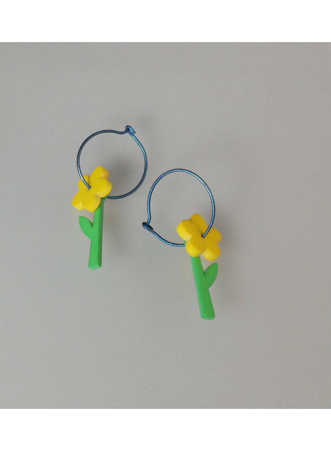 Daffodil hoops 12