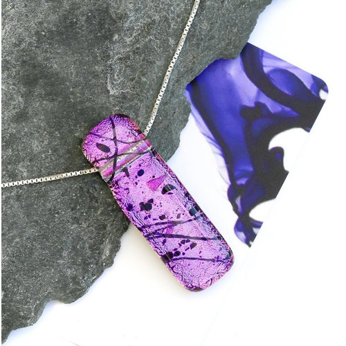 Mere Glass Dichroic Glass Pendant Magenta Pink Liliput 07 Mere Glass Dichroic Glass Pendant Magenta Pink Liliput 07