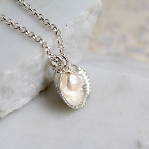 Lime Tree Design Venus Shell and Pearl silver necklace 52 Lime Tree Design Venus Shell and Pearl silver necklace 52