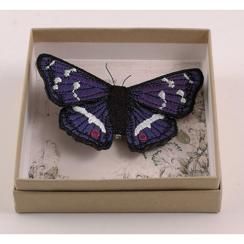 Vikki Lafford Garside Broche bordado de la mariposa británica del emperador púrpura Vikki Lafford Garside Broche bordado de la mariposa británica del emperador púrpura