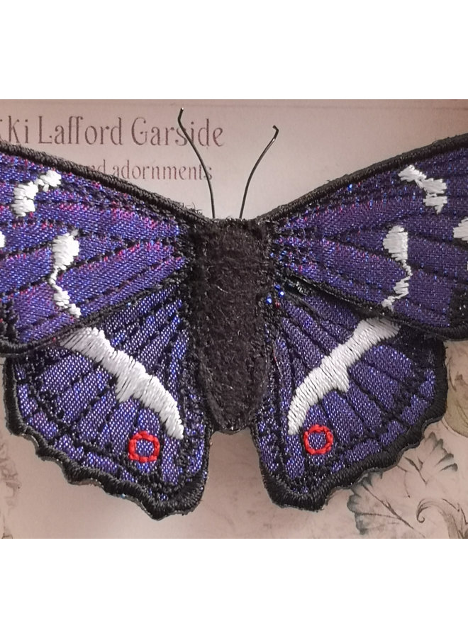 Broche bordado de la mariposa británica del emperador púrpura