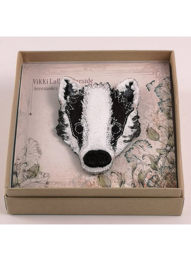 Badger embroidered brooch 074