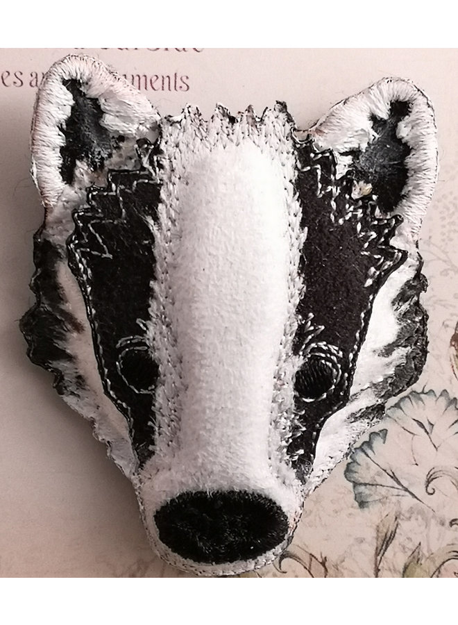 Badger embroidered brooch 074