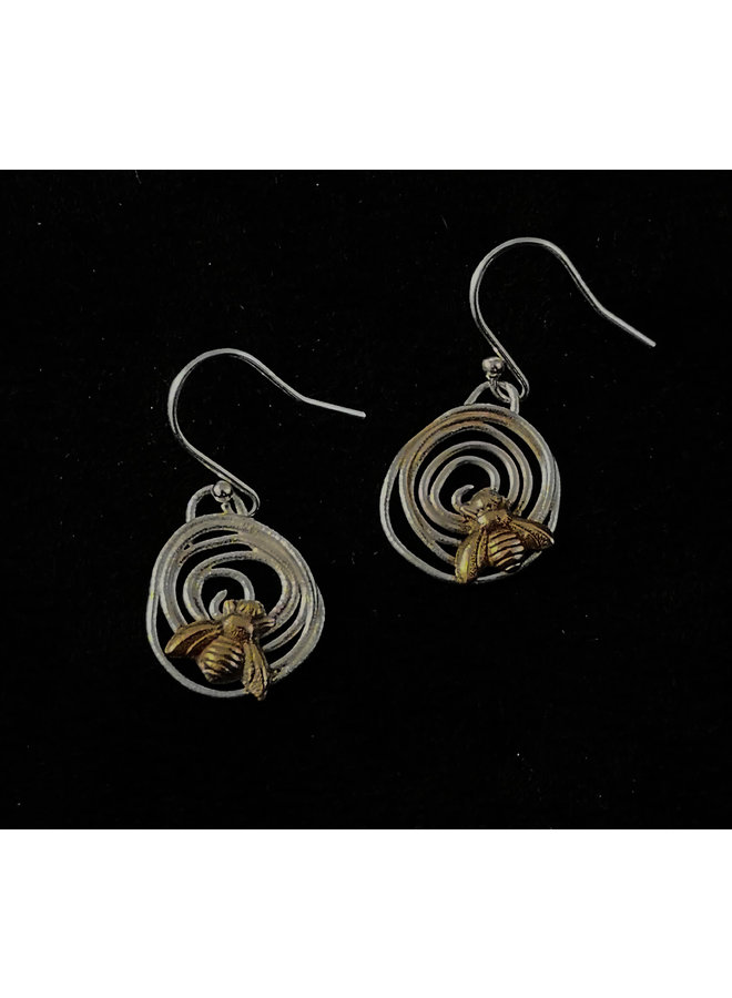 Bee circle drop earrings 29