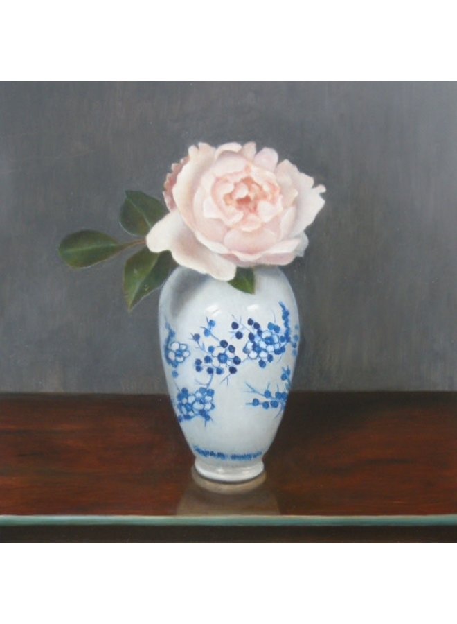 Rose in blau-weißer Vase 041