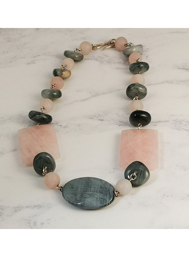 Rose quartz with grey semi-precious stones and silver links necklace 07