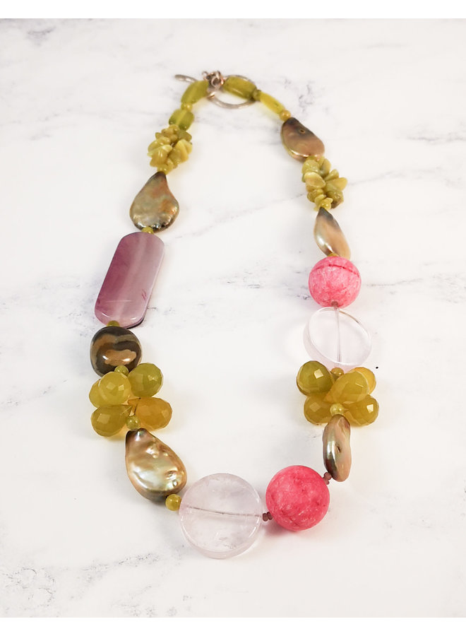 Collier de pierres semi-précieuses olive, rose, perle 003