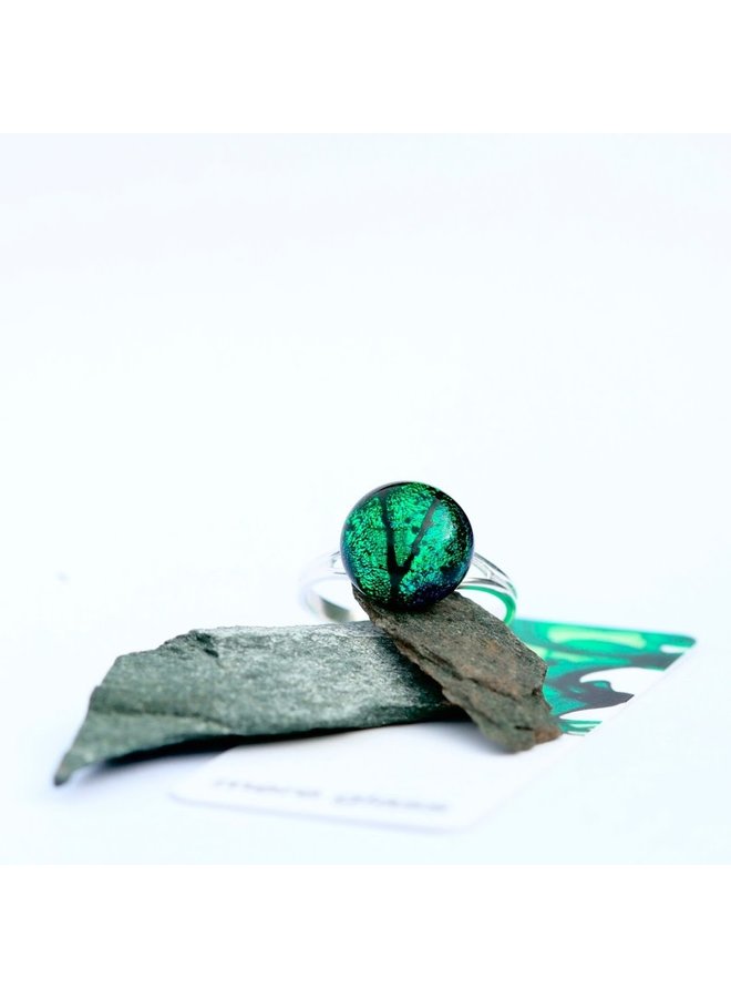 Verstellbarer Ring aus smaragdgrünem dichroitischem Glas und Silber 24