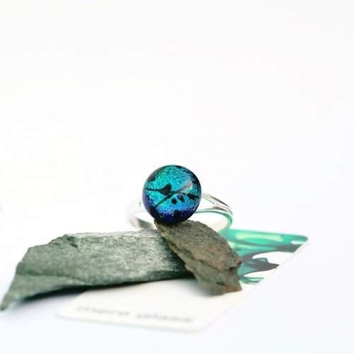 Mere Glass Verstellbarer Ring aus aqua dichroitischem Glas und Silber 26 Mere Glass Verstellbarer Ring aus aqua dichroitischem Glas und Silber 26