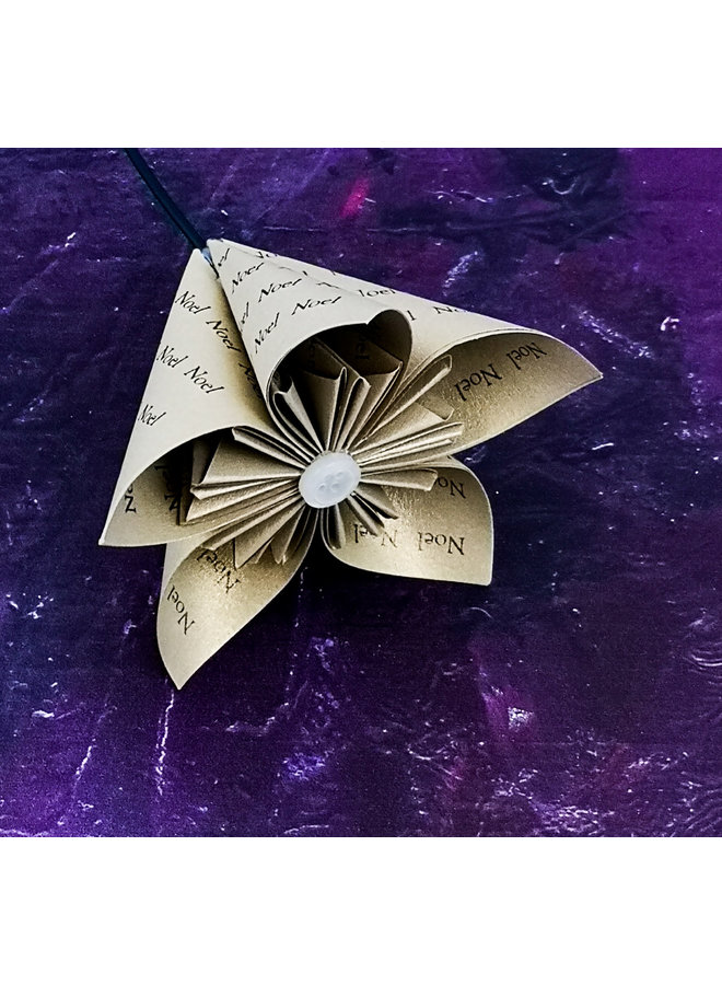 Noel gold paper flower with stem and button 34