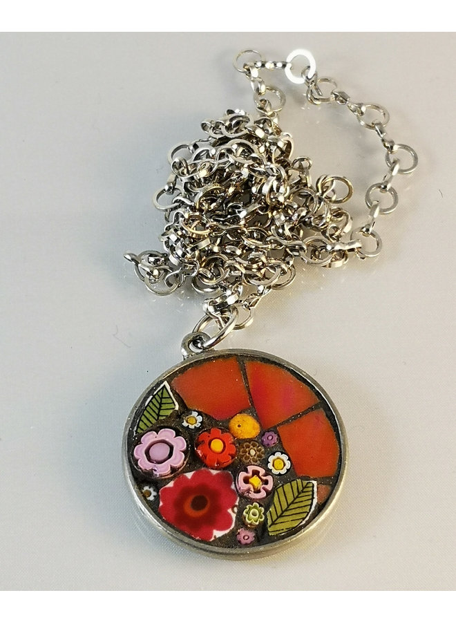 Round necklace with flowers 05