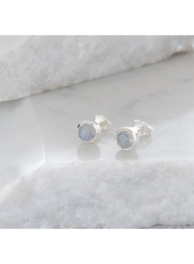 Aretes pequeños de plata de ley y piedra lunar 77