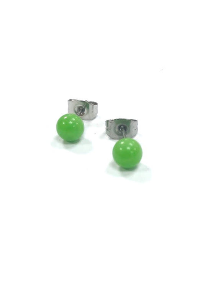 Petite boucle d'oreille ronde en verre vert pomme 17