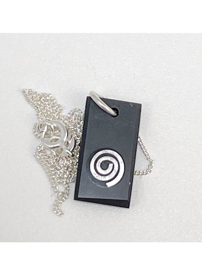 Petite Tablette Noire Ardoise et Pendentif Rose Argent 48