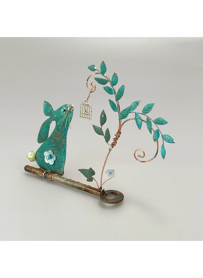 Заяц слушает ключ 050