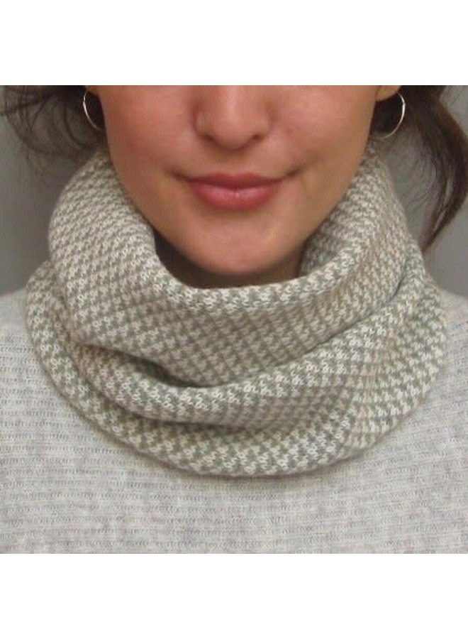 Cowl Merino Lambs Wool PHI Foxglove and Grey 026