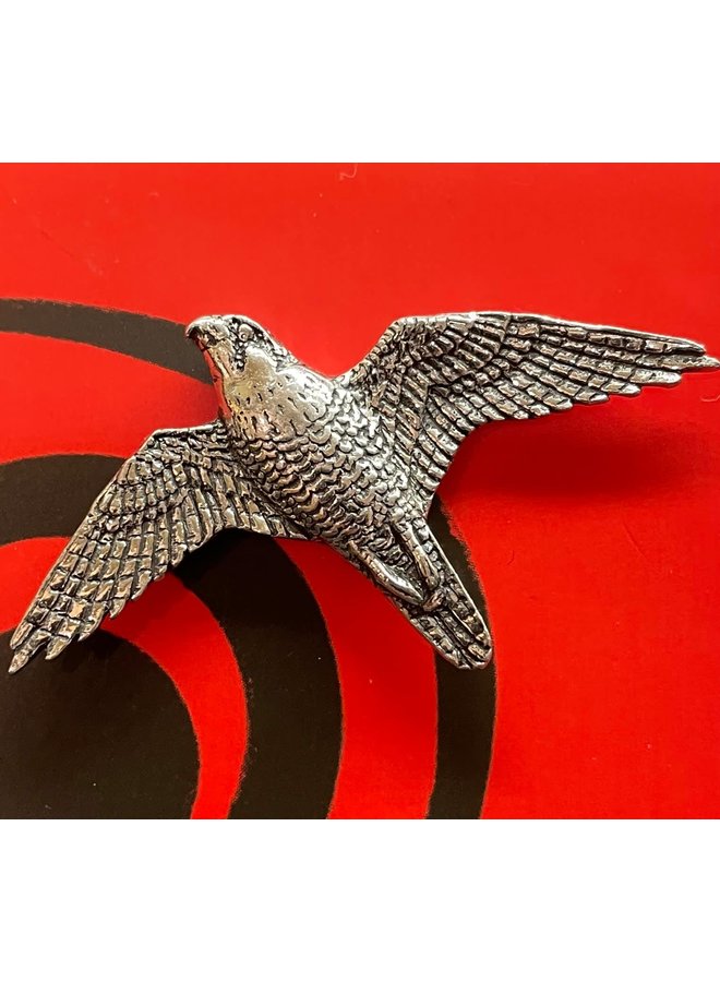 Peregrine Falcon brosch i tennstift 14