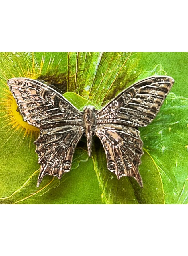 Broche de peltre de mariposa cola de golondrina 18