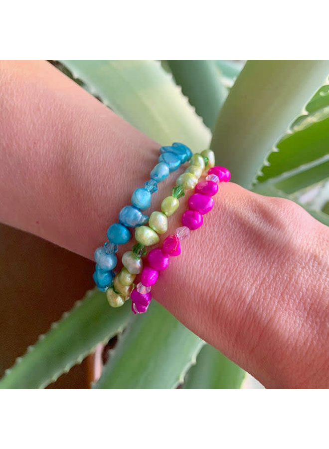 Summer pearls ONLY Fuchia pink bracelet 105