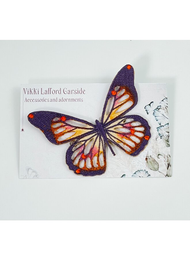 Broche bordado de mariposa violeta y naranja 107