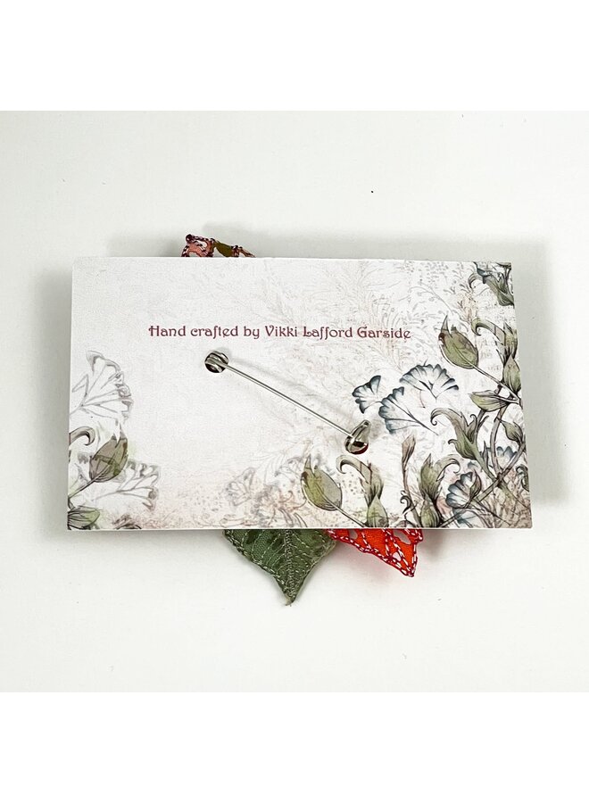 Бабочка Бирюзовая вышитая брошь на булавке 105