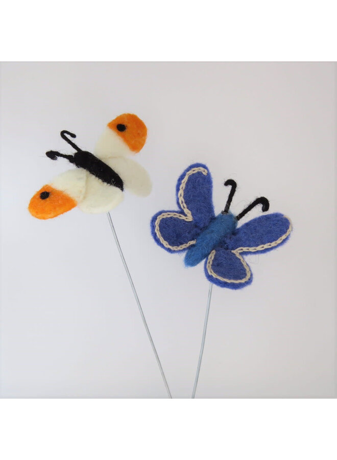 Mariposa de fieltro sobre alambre decorativa SOLO AZUL 168