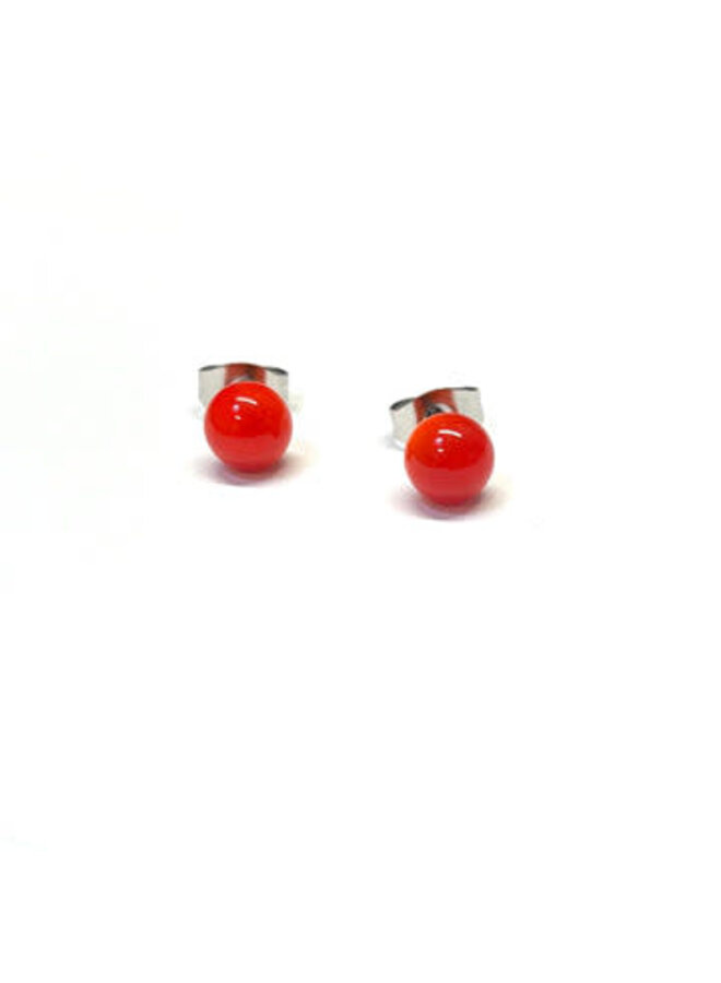 Petite boucle d'oreille ronde en verre orange sanguine 48