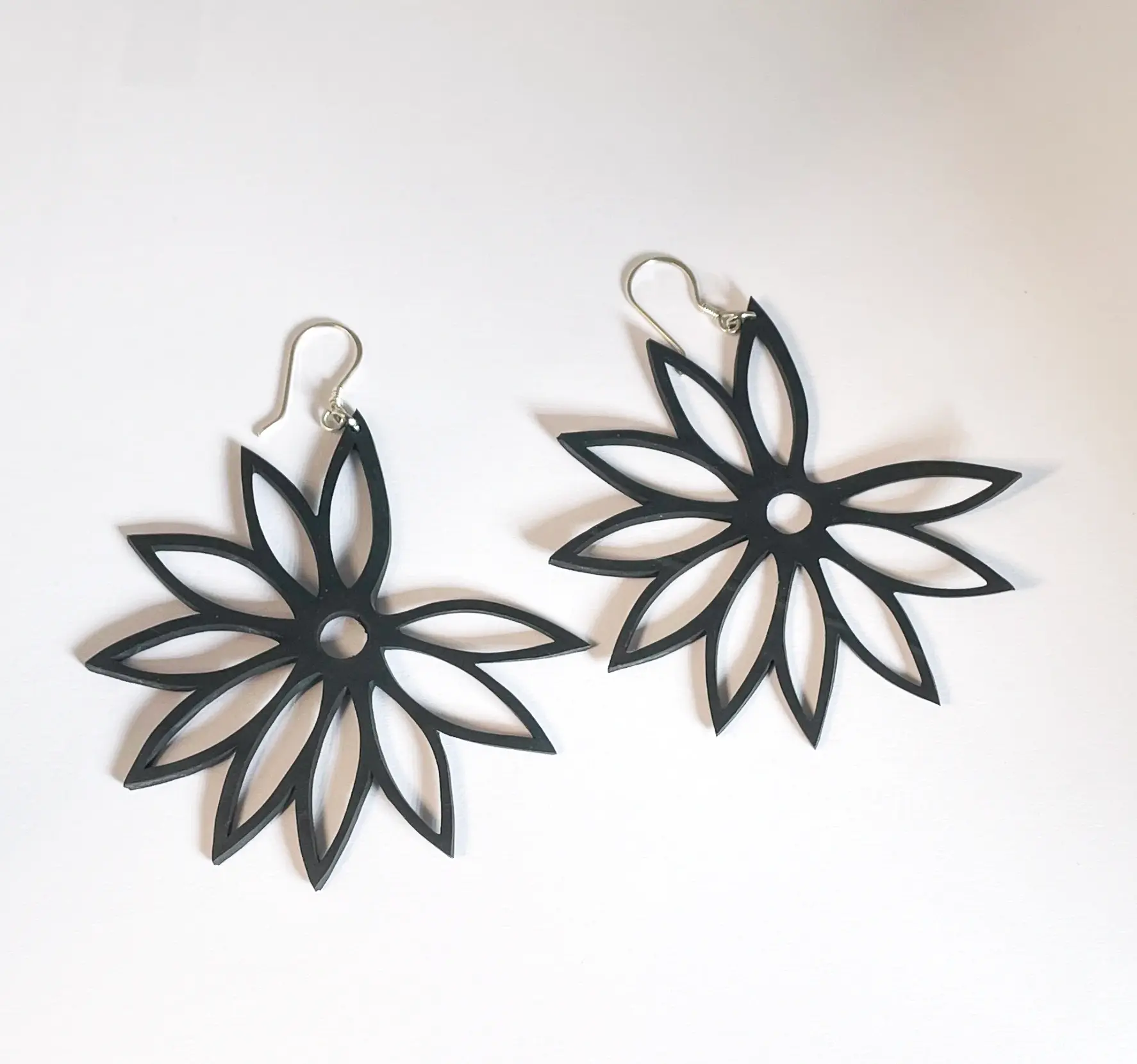 Lotus Recycle Rubber Earrings