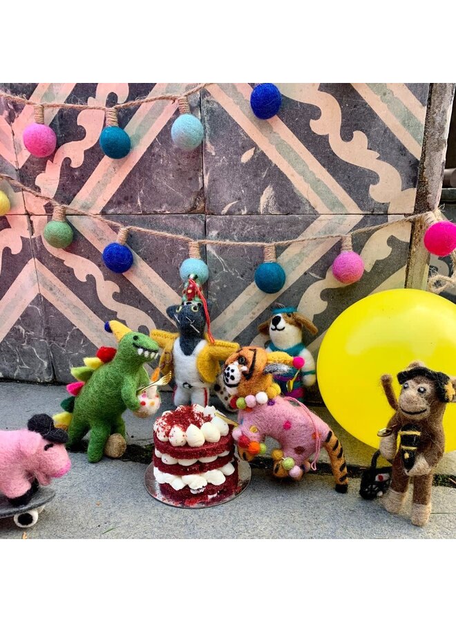 Подвесное украшение из фетра "Дино с днем рождения"