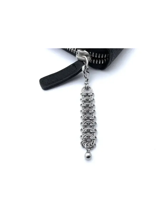 Scroll Chain Maille Zip Clip 20