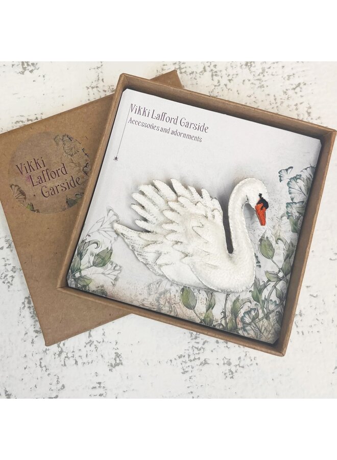 Swan brooch 137