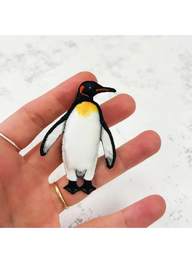 Penguin brooch 138