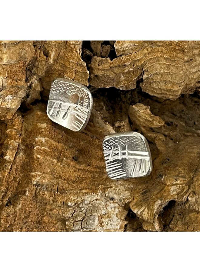 Pendientes de botón Landscape Square de plata texturizada 50