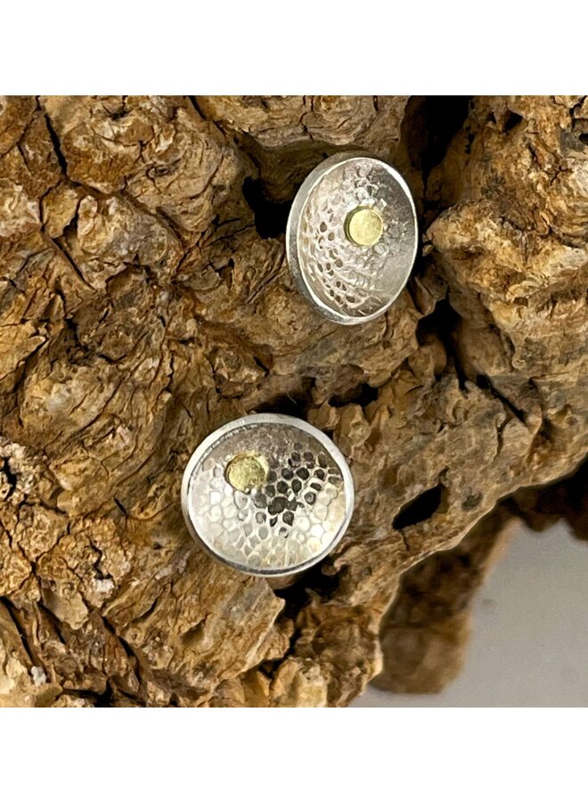Pendientes redondos cóncavos de plata texturizada y oro de 18 quilates 47