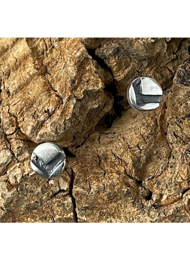 Tiny round chevron silver and oxidised silver stud 66