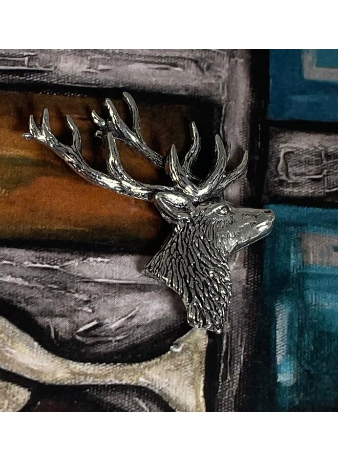 Оловянная брошь Оленья голова 44