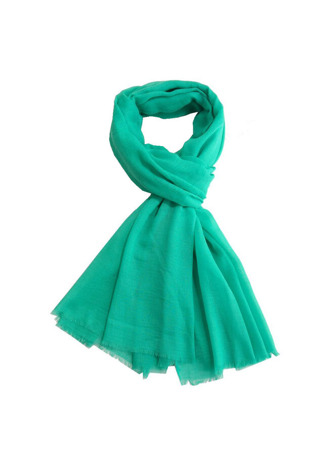 Pañuelo liso verde flecos cortos 1098