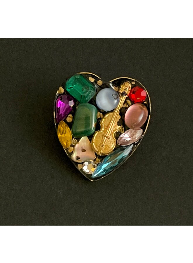 Heart with violin little  brooch 555