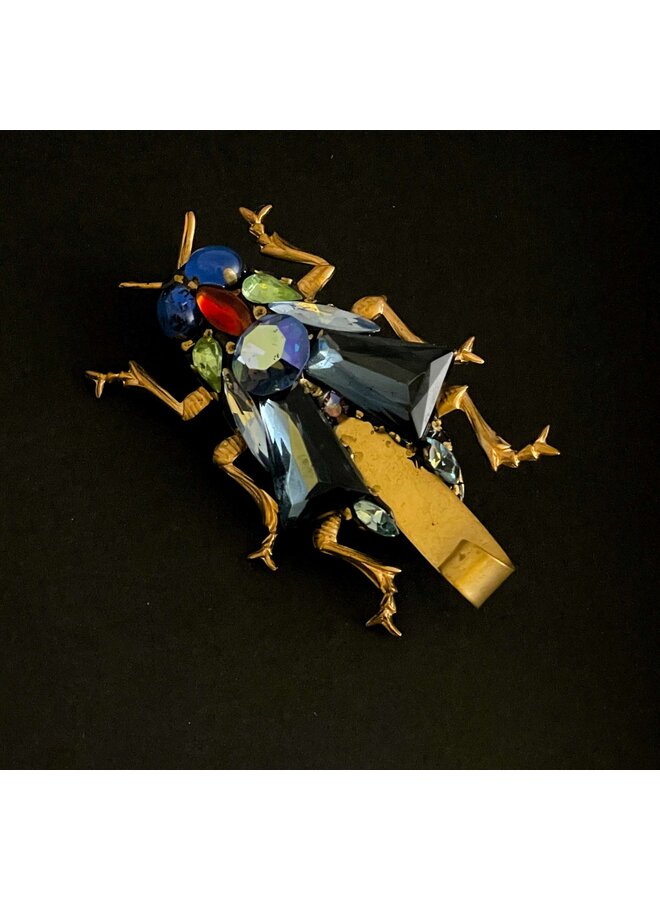 Grande broche scarabée 564