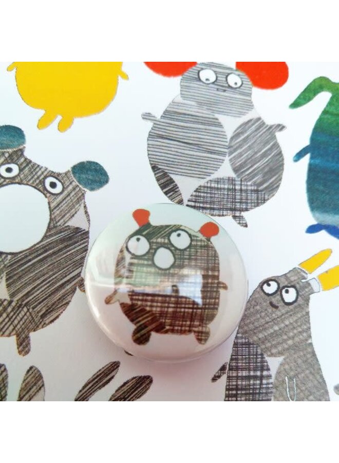 Tarjeta con insignia de criaturas divertidas