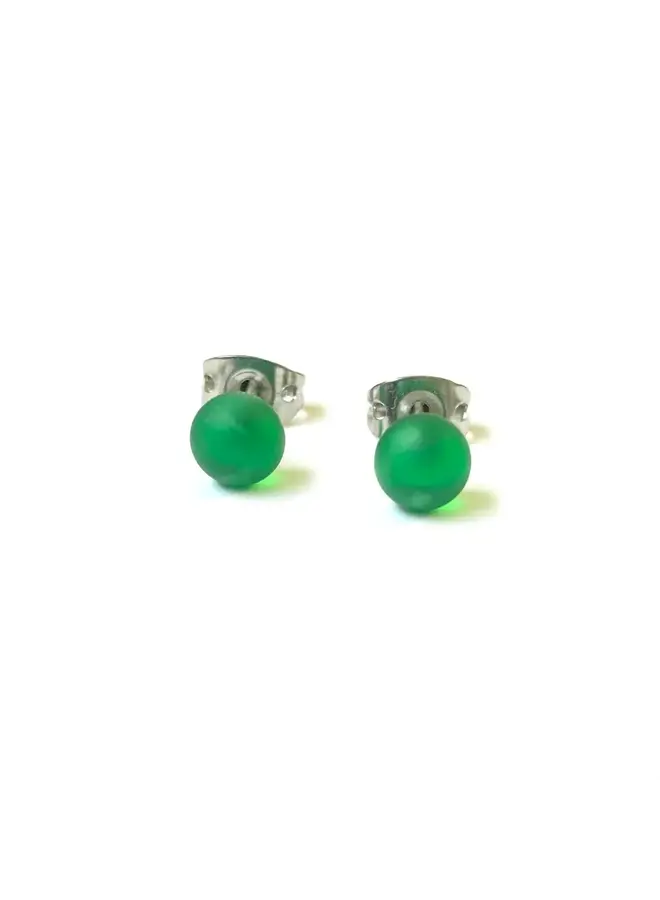 Mini aretes de cristal esmeralda esmerilado hechos a mano 86