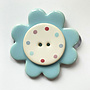 Керамическая брошь «Голубая точка цветка» 088