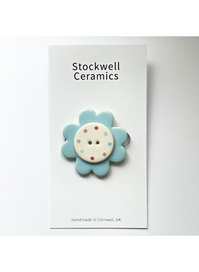 Керамическая брошь «Голубая точка цветка» 088