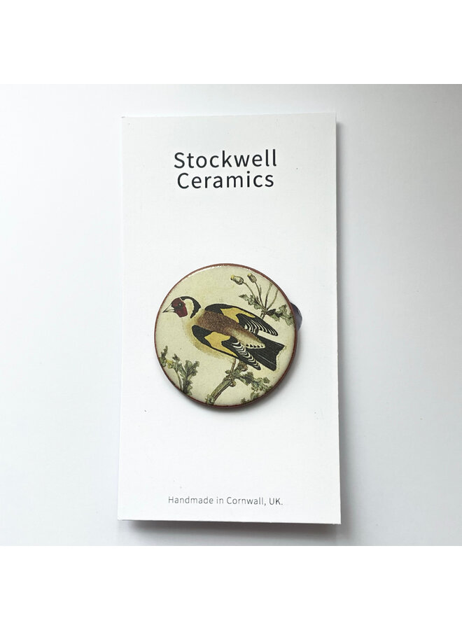 Goldfinch Heritage Keramikbrosche 076